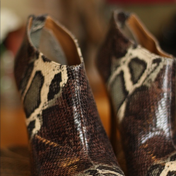 Shoes - Picture 2 of 4